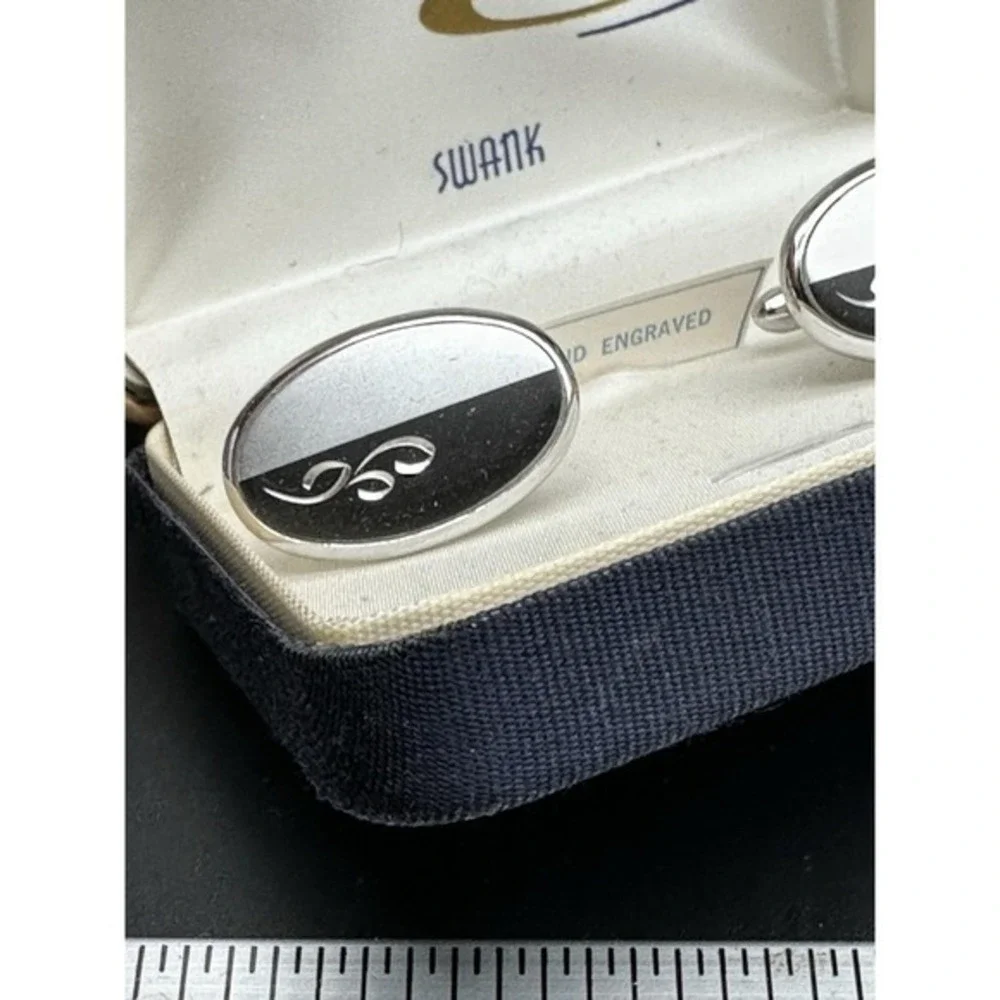 Vintage SWANK Cuff link Set Avant‎ Garde Silver tone Oval Engraved w/box